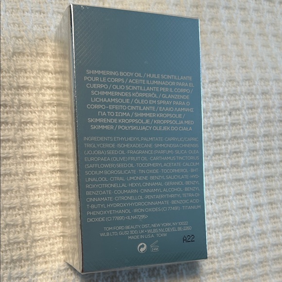 TOM FORD Soleil Neige Shimmering Body Oil - Still in Packaging - Picture 3 of 4